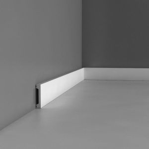 Flat skirting board