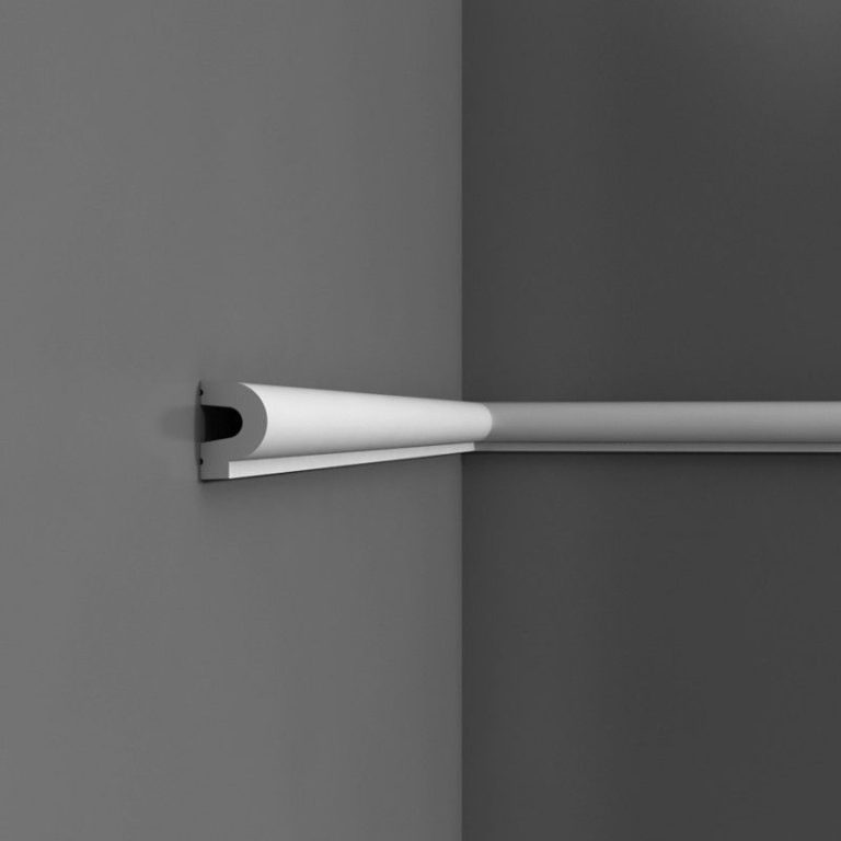 How to Cut Skirting Boards at 45 Degrees Angle With a Mitre Saw Fit